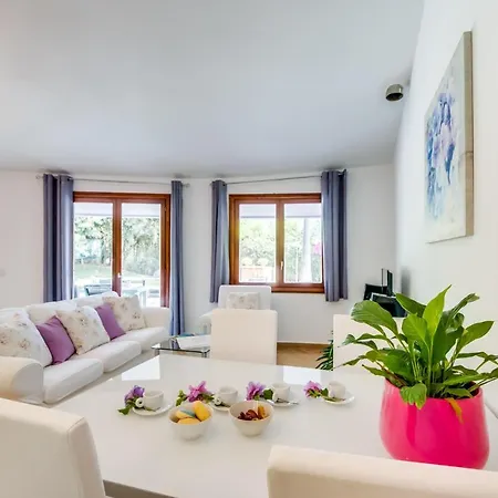 Ideal Mallorca - Casa Pequena Crestatx
